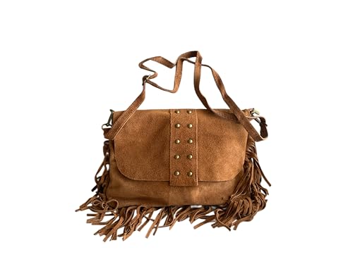 Bolso bandolera con flecos y tachuelas de ante italiano. Correa ajustable e intercambiable. Cierre de...